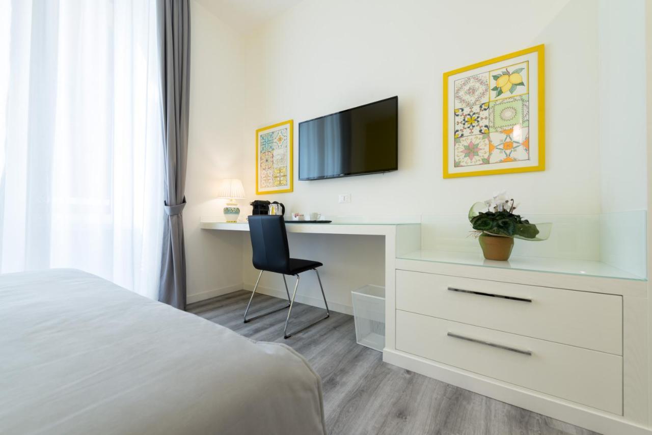 Napoliving Hotel ภายนอก รูปภาพ