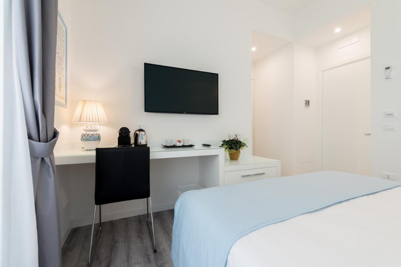 Napoliving Hotel ภายนอก รูปภาพ