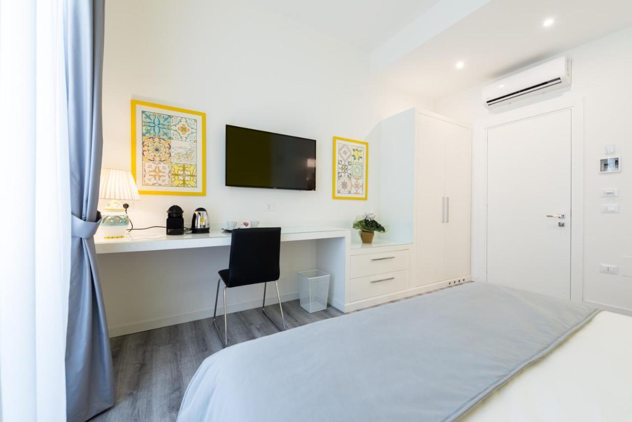 Napoliving Hotel ภายนอก รูปภาพ